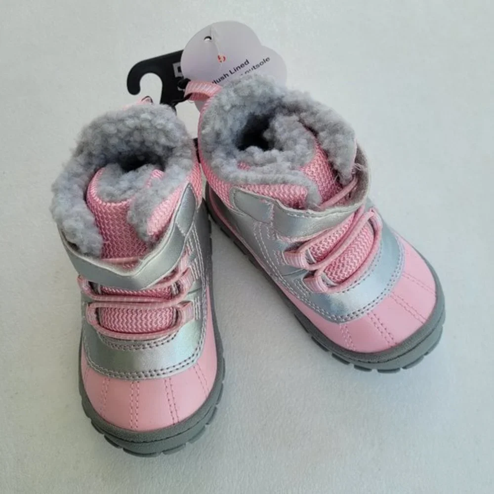 NWT Wonder Nation Girls Pink & Silver Fur Boots Size 3